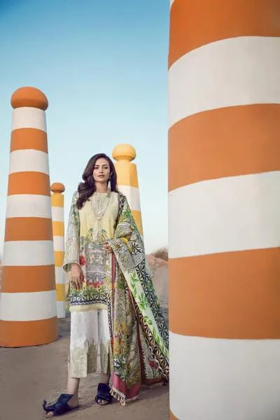 Epoque X Suffuse Lawn 2018 by Sana Yasir – Lemonade