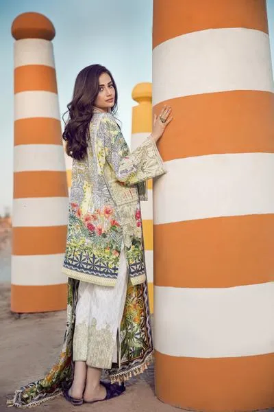 Epoque X Suffuse Lawn 2018 by Sana Yasir – Lemonade